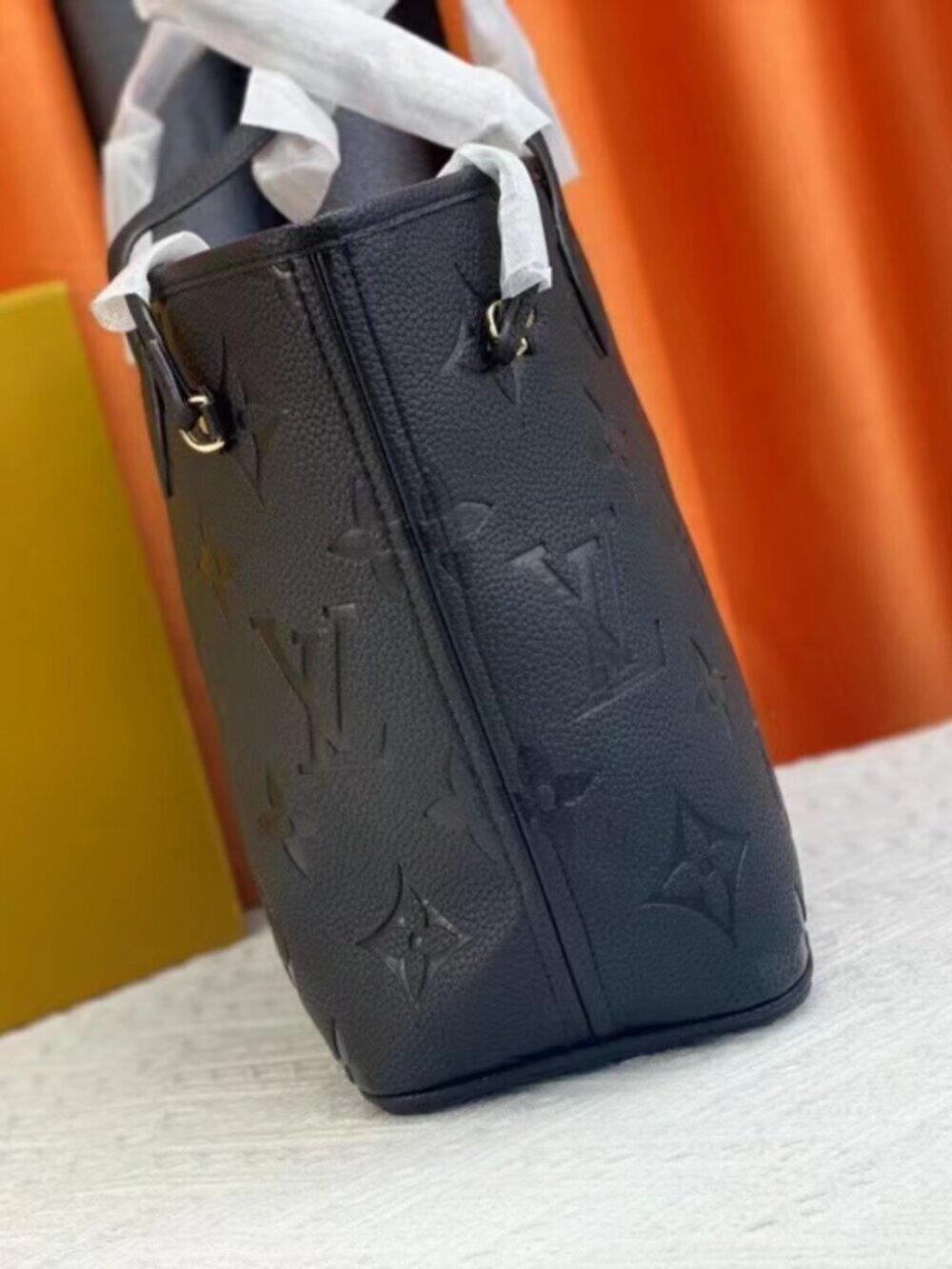Louis Vuitton Handbags - Picture 3 of 9